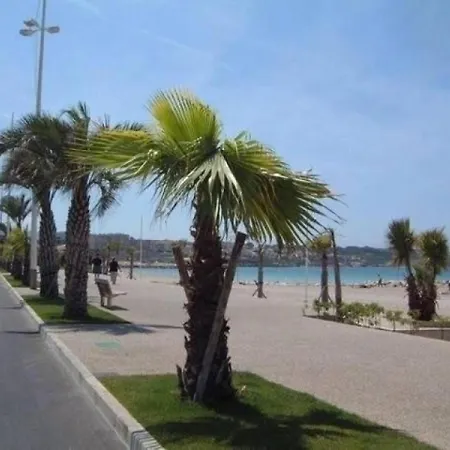 Beach 80 * Six-Fours-les-Plages